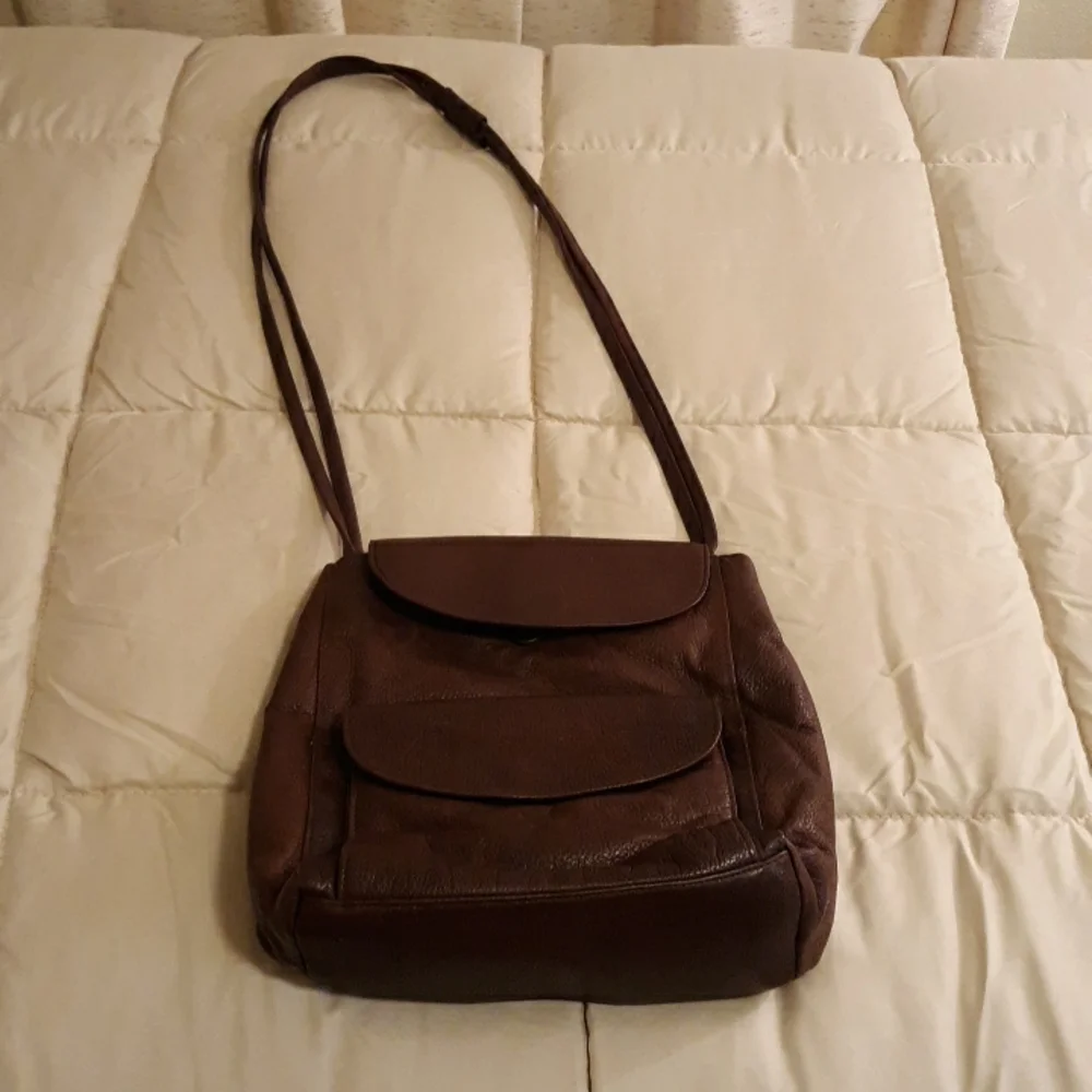 Wilson's Brown Pebble Leather Purse - Picture 2 of 8